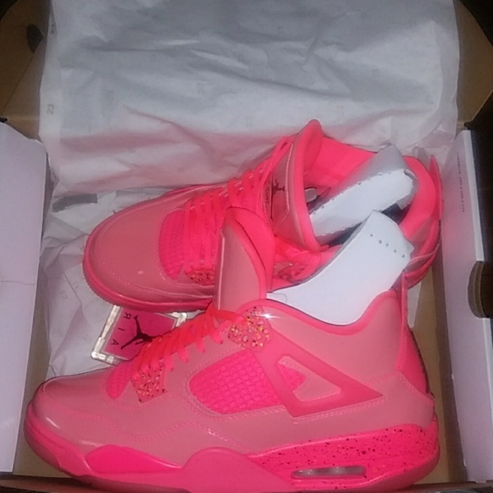 Brand new retro jordans hot punch